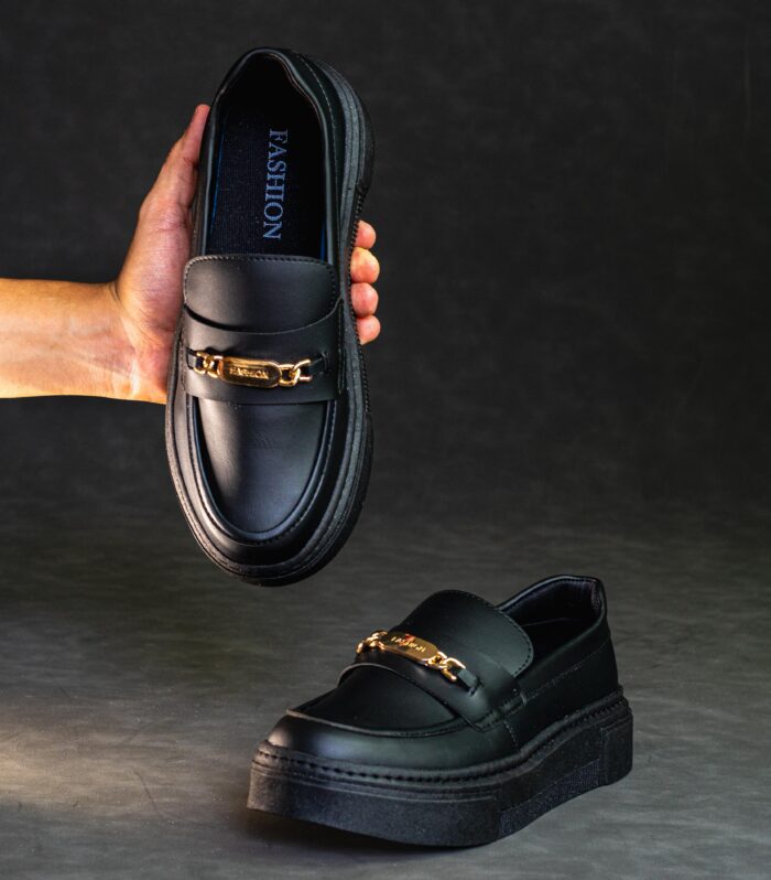 RoyalStep™ – Mocasines Clásicos con Detalle Metálico